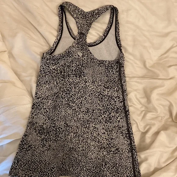 Lululemon leapord print racer back tank top - Picture 2 of 3